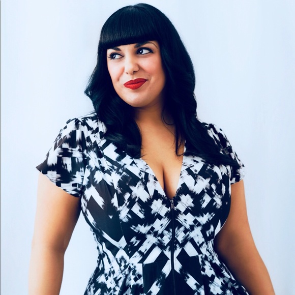 Meet your Posher, Caroline - Picture 1 of 1